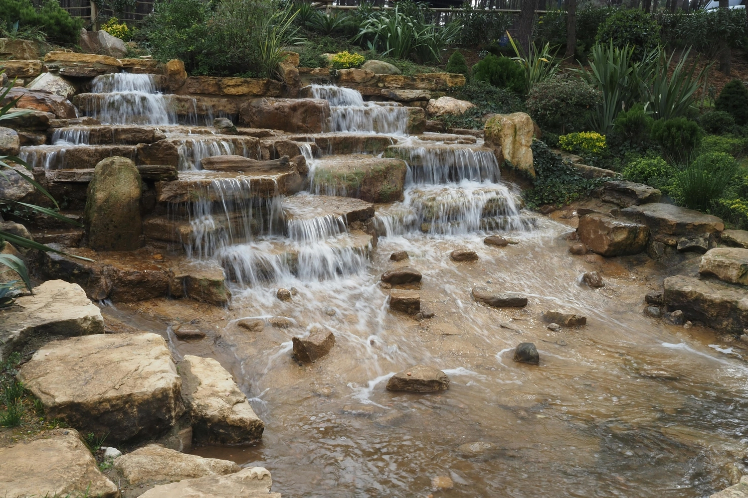 Franz Kotschofsky GmbH - Bauservice - Hangbefestigung – sicher, langlebig und optisch ansprechend